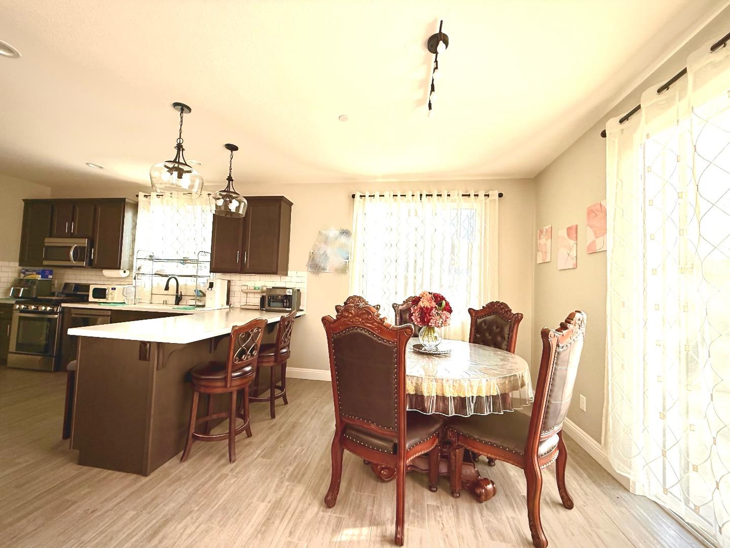 Detail Gallery Image 7 of 36 For 211 Las Flores Dr, Guadalupe,  CA 93434 - 4 Beds | 2/1 Baths