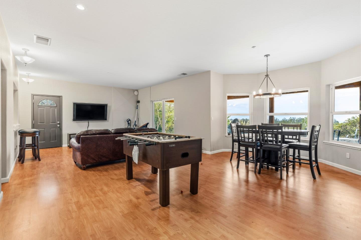 Detail Gallery Image 24 of 34 For 14643 Tumble Weed Ln, Royal Oaks,  CA 95076 - 3 Beds | 3 Baths