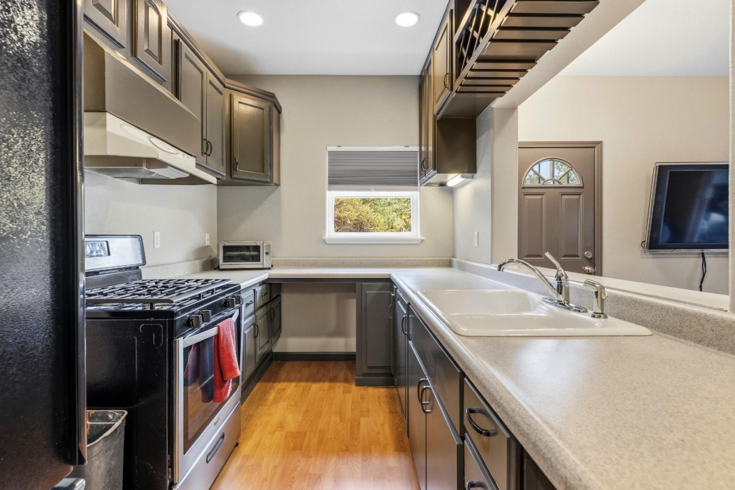 Detail Gallery Image 28 of 34 For 14643 Tumble Weed Ln, Royal Oaks,  CA 95076 - 3 Beds | 3 Baths