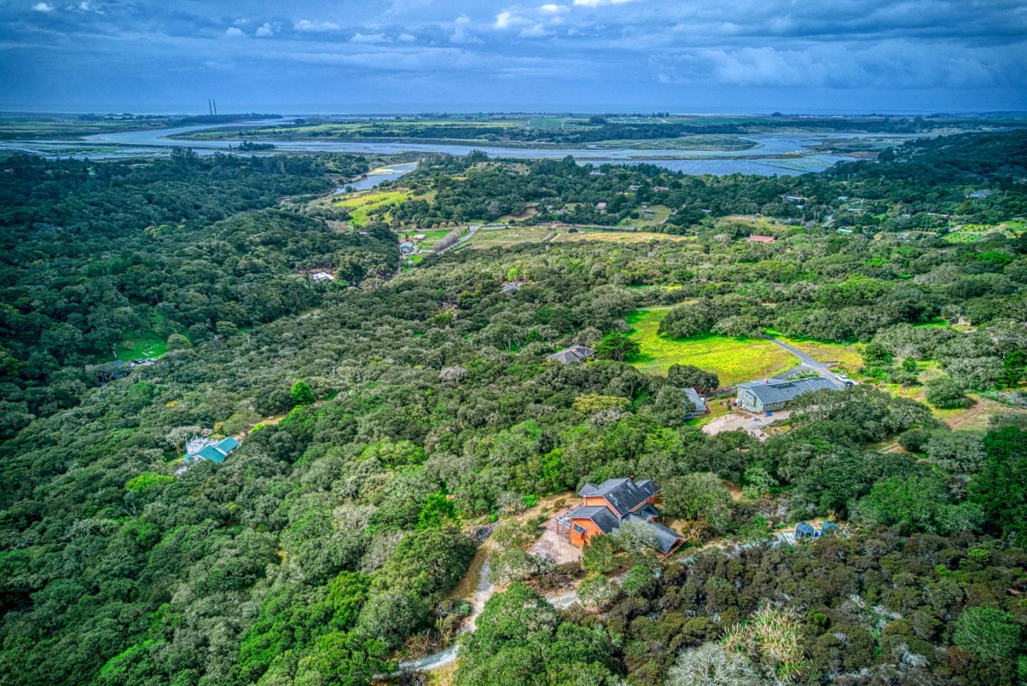 Detail Gallery Image 3 of 34 For 14643 Tumble Weed Ln, Royal Oaks,  CA 95076 - 3 Beds | 3 Baths