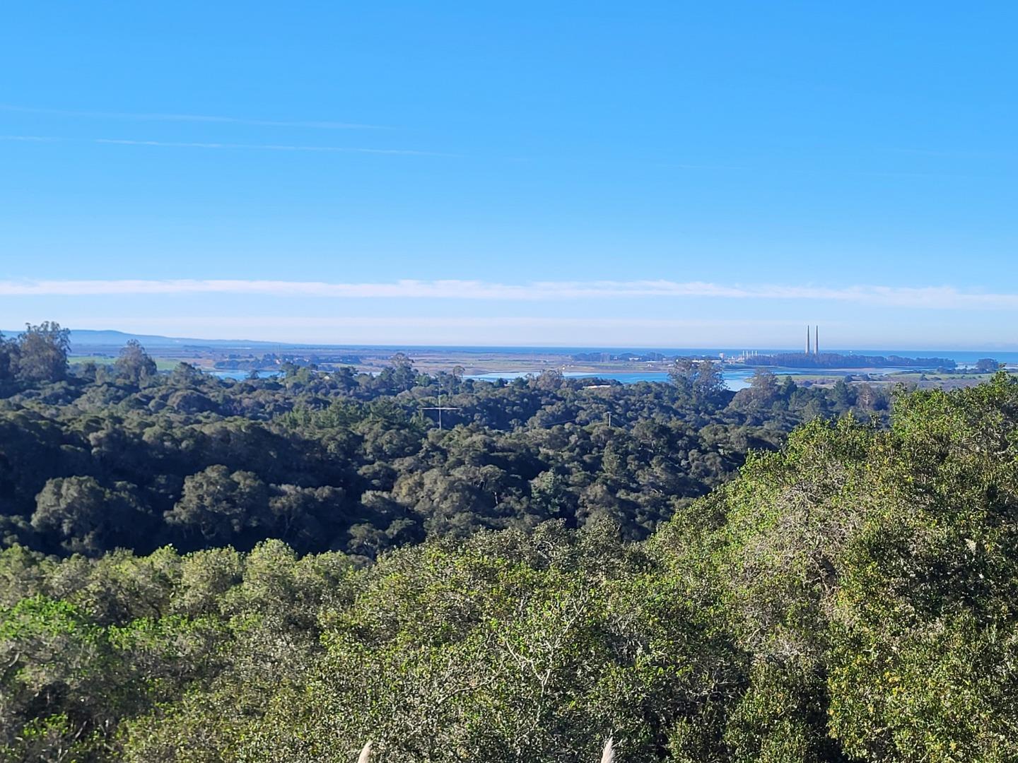 Detail Gallery Image 4 of 34 For 14643 Tumble Weed Ln, Royal Oaks,  CA 95076 - 3 Beds | 3 Baths