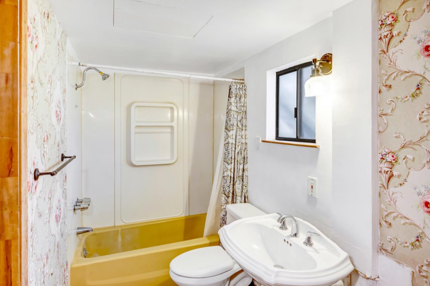 Detail Gallery Image 17 of 53 For 42250 Carmel Valley Rd, Greenfield,  CA 93927 - 1 Beds | 2 Baths