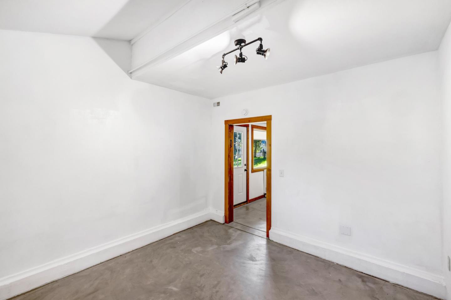 Detail Gallery Image 24 of 53 For 42250 Carmel Valley Rd, Greenfield,  CA 93927 - 1 Beds | 2 Baths