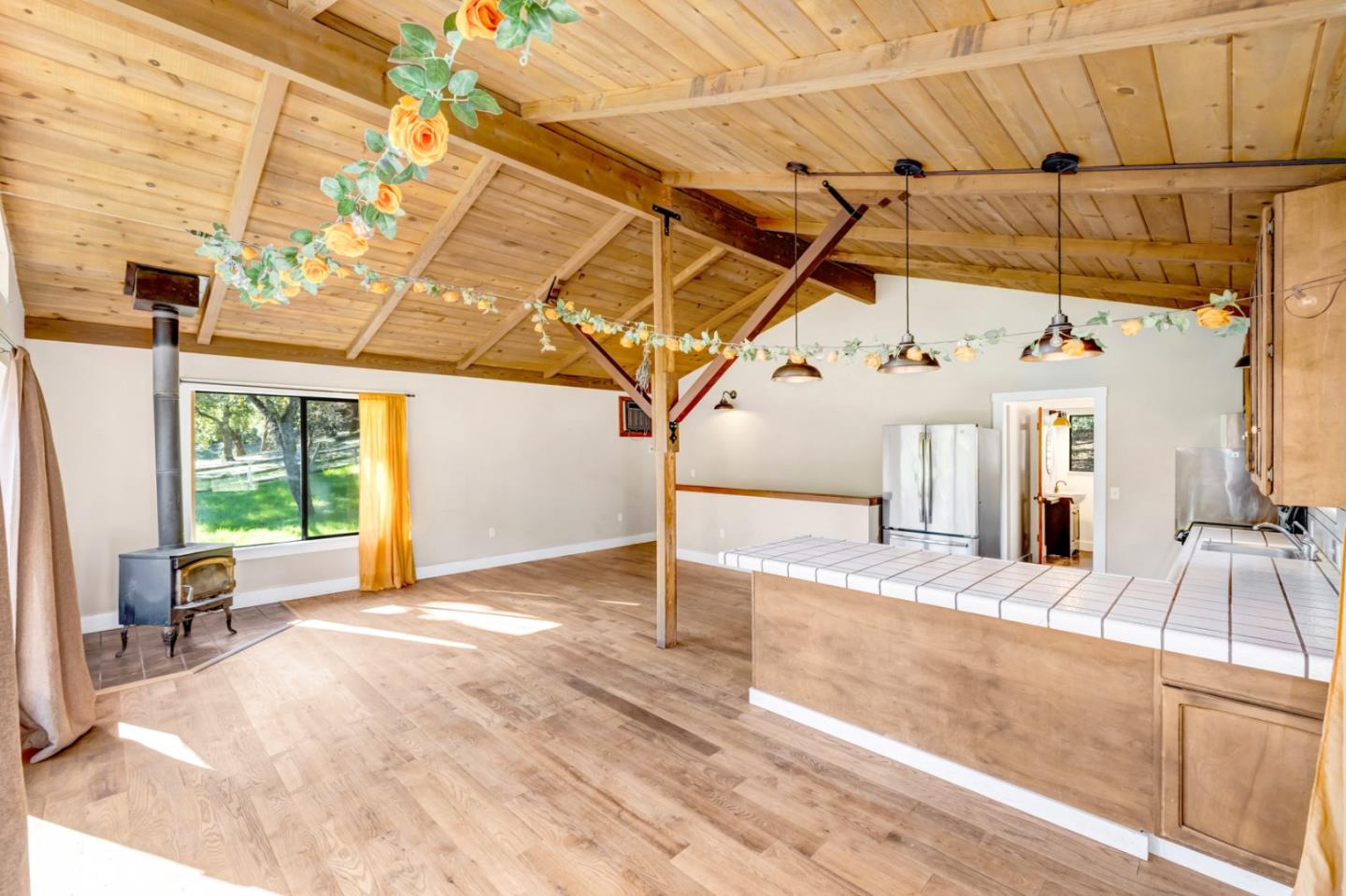 Detail Gallery Image 9 of 53 For 42250 Carmel Valley Rd, Greenfield,  CA 93927 - 1 Beds | 2 Baths