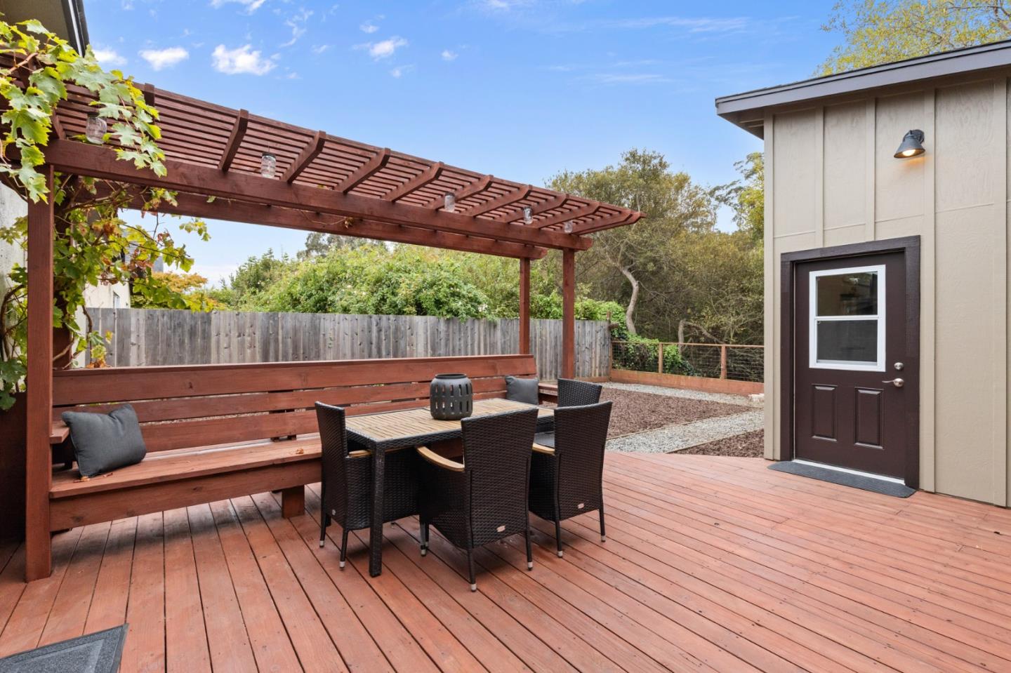 Detail Gallery Image 25 of 41 For 1416 Flores Dr, Pacifica,  CA 94044 - 4 Beds | 3 Baths