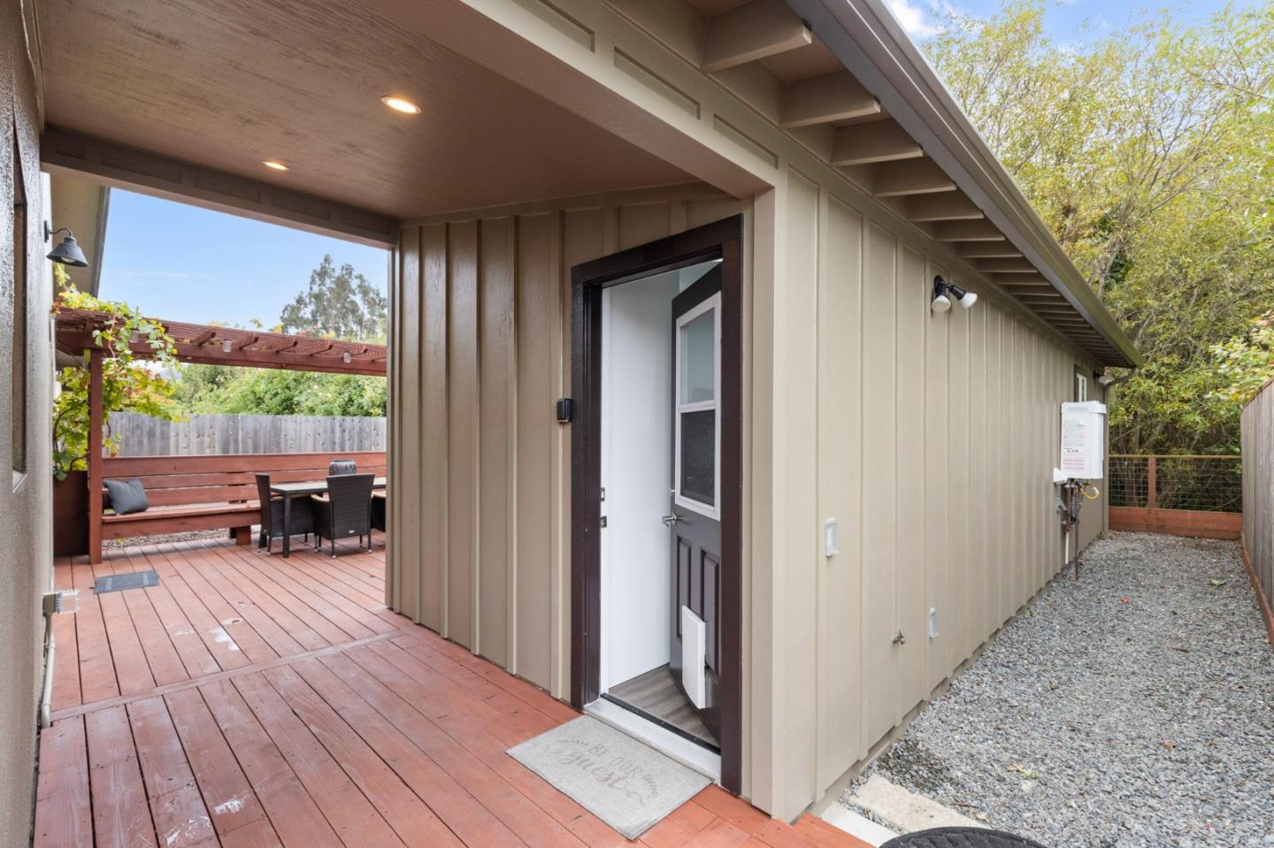 Detail Gallery Image 32 of 41 For 1416 Flores Dr, Pacifica,  CA 94044 - 4 Beds | 3 Baths