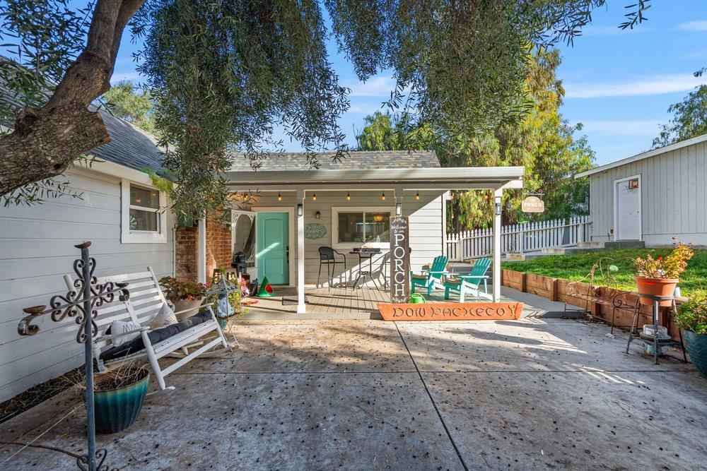 Detail Gallery Image 12 of 44 For 7250 Southside Rd, Hollister,  CA 95023 - 3 Beds | 2 Baths