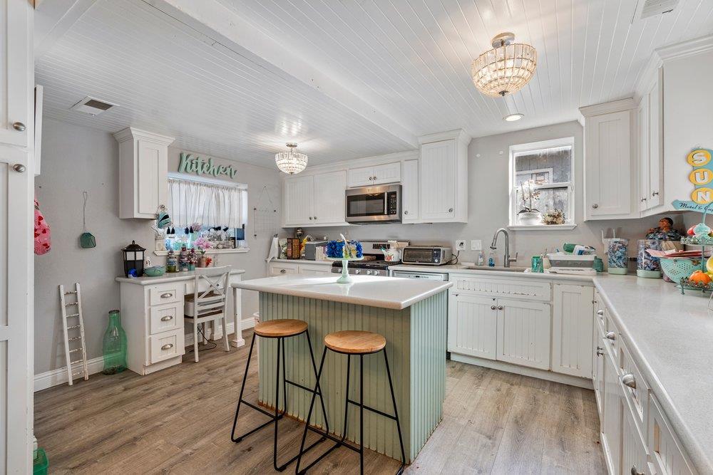 Detail Gallery Image 15 of 44 For 7250 Southside Rd, Hollister,  CA 95023 - 3 Beds | 2 Baths