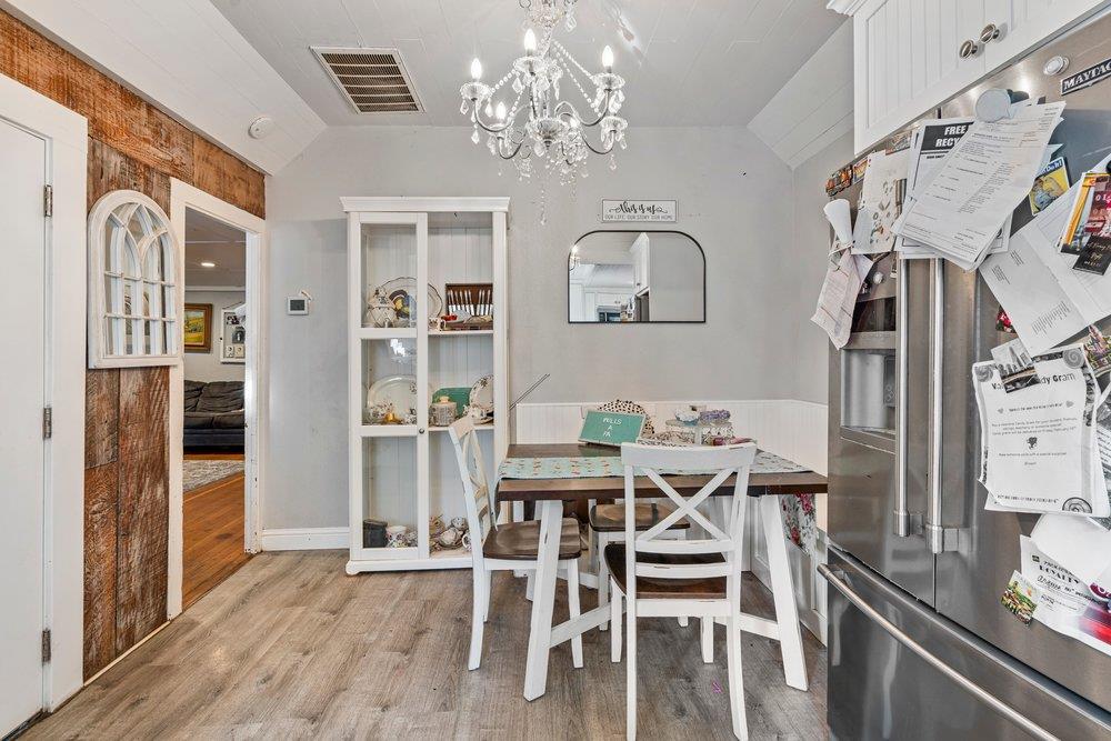 Detail Gallery Image 18 of 44 For 7250 Southside Rd, Hollister,  CA 95023 - 3 Beds | 2 Baths