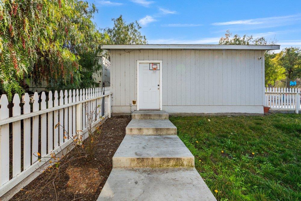 Detail Gallery Image 23 of 44 For 7250 Southside Rd, Hollister,  CA 95023 - 3 Beds | 2 Baths