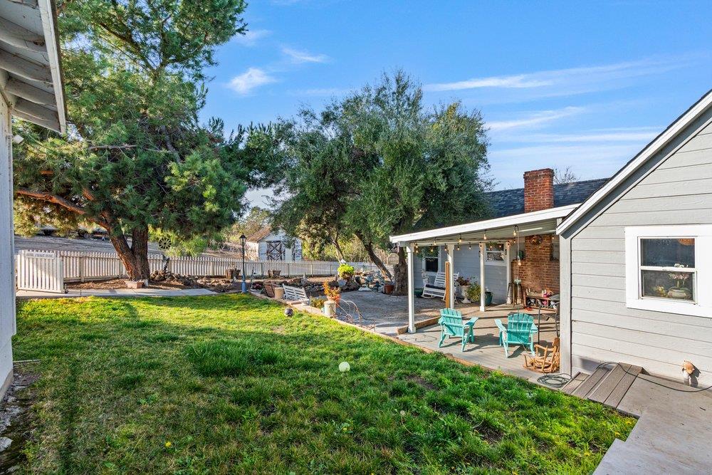 Detail Gallery Image 24 of 44 For 7250 Southside Rd, Hollister,  CA 95023 - 3 Beds | 2 Baths