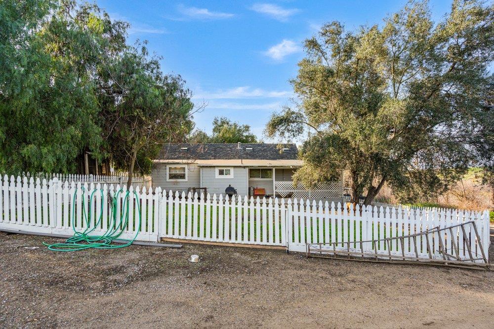 Detail Gallery Image 26 of 44 For 7250 Southside Rd, Hollister,  CA 95023 - 3 Beds | 2 Baths