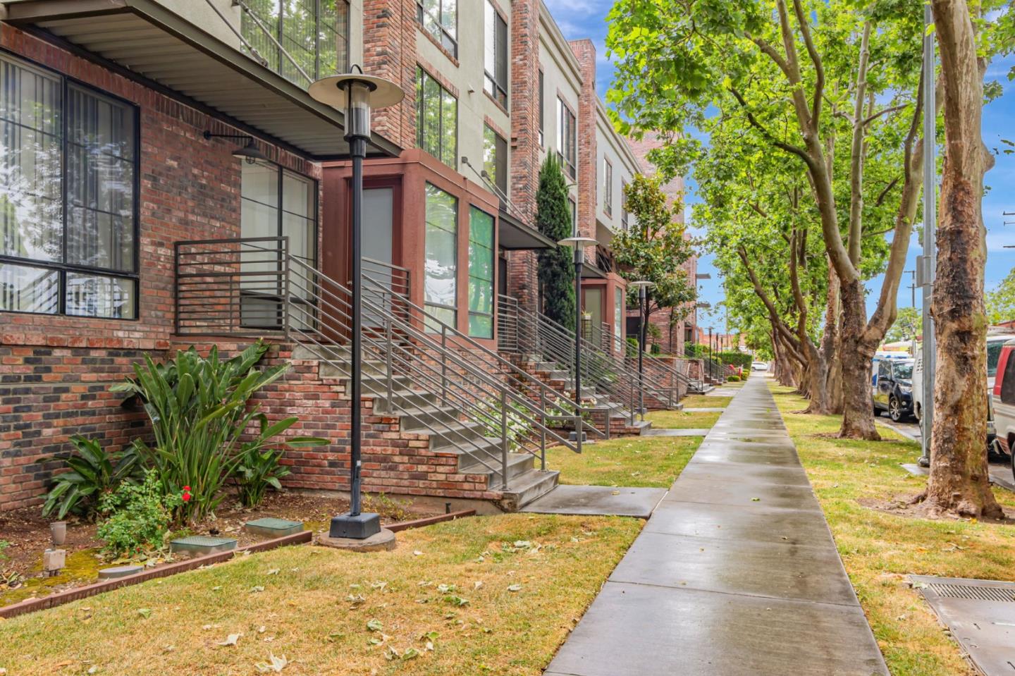 Detail Gallery Image 2 of 53 For 1060 S 3rd St #153,  San Jose,  CA 95112 - 2 Beds | 2 Baths