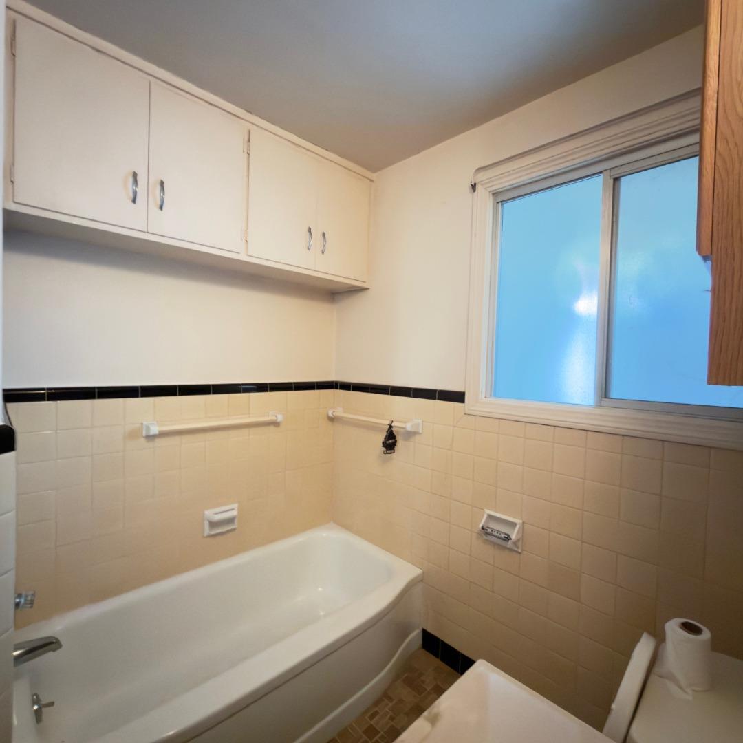 Detail Gallery Image 8 of 18 For 1720 Francis Ct, Belmont,  CA 94002 - 3 Beds | 2 Baths