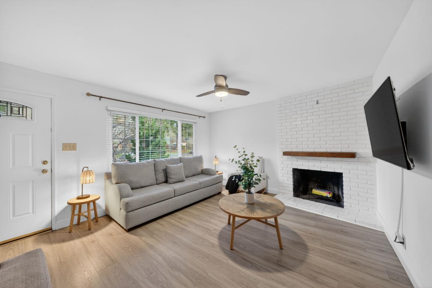 Detail Gallery Image 2 of 23 For 5663-5665 Beswick Dr, San Jose,  CA 95123 - – Beds | – Baths