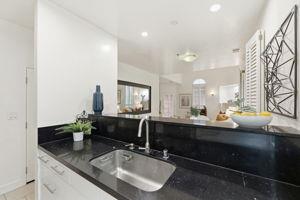 Detail Gallery Image 10 of 25 For 128 Cuesta Dr #5,  Los Altos,  CA 94022 - 2 Beds | 2/1 Baths