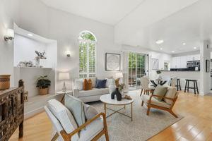 Detail Gallery Image 6 of 25 For 128 Cuesta Dr #5,  Los Altos,  CA 94022 - 2 Beds | 2/1 Baths