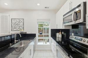Detail Gallery Image 9 of 25 For 128 Cuesta Dr #5,  Los Altos,  CA 94022 - 2 Beds | 2/1 Baths