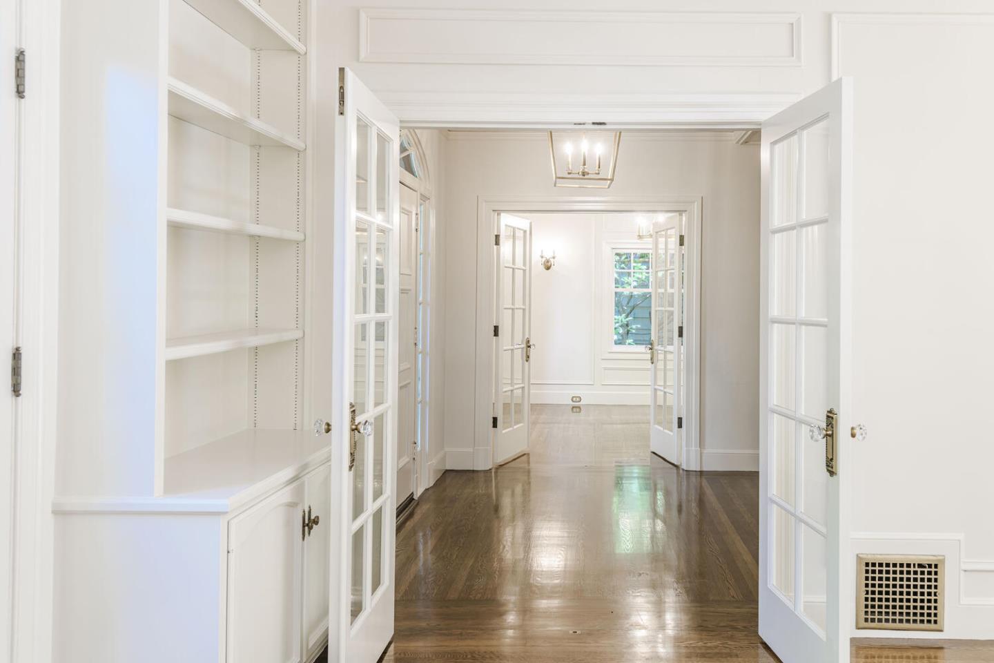 Detail Gallery Image 10 of 50 For 719 W Poplar Ave, San Mateo,  CA 94402 - 4 Beds | 2/1 Baths