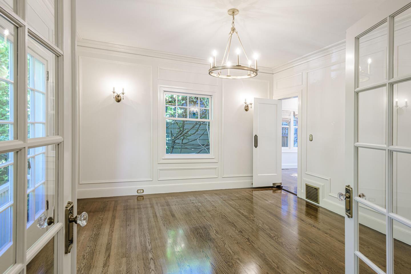 Detail Gallery Image 11 of 50 For 719 W Poplar Ave, San Mateo,  CA 94402 - 4 Beds | 2/1 Baths