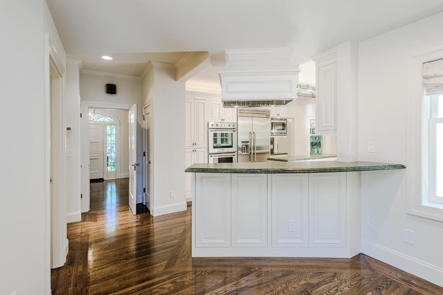 Detail Gallery Image 14 of 50 For 719 W Poplar Ave, San Mateo,  CA 94402 - 4 Beds | 2/1 Baths