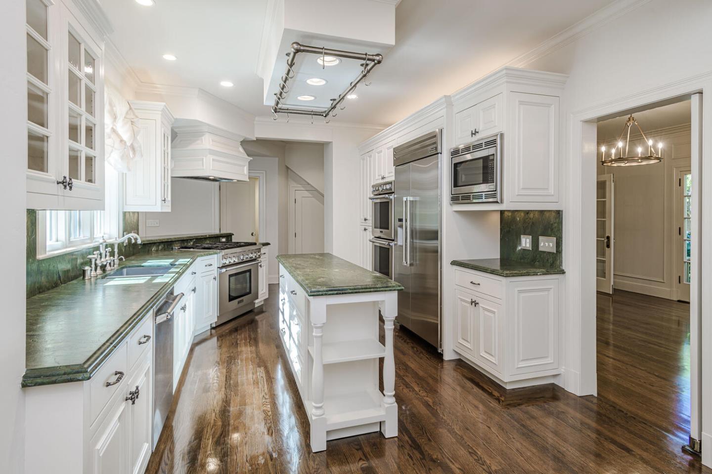 Detail Gallery Image 19 of 50 For 719 W Poplar Ave, San Mateo,  CA 94402 - 4 Beds | 2/1 Baths