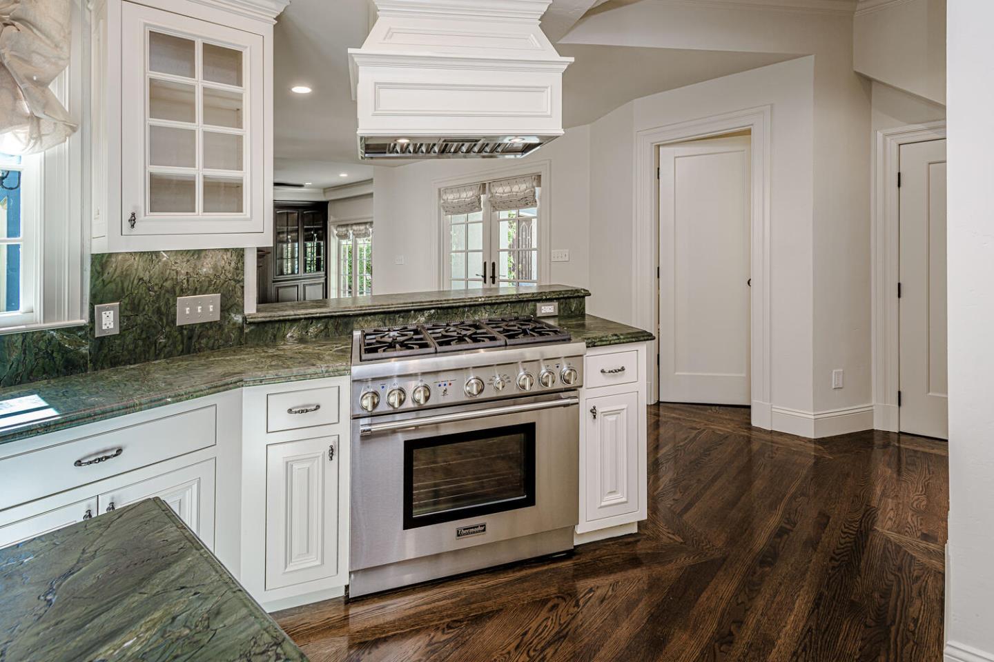 Detail Gallery Image 20 of 50 For 719 W Poplar Ave, San Mateo,  CA 94402 - 4 Beds | 2/1 Baths