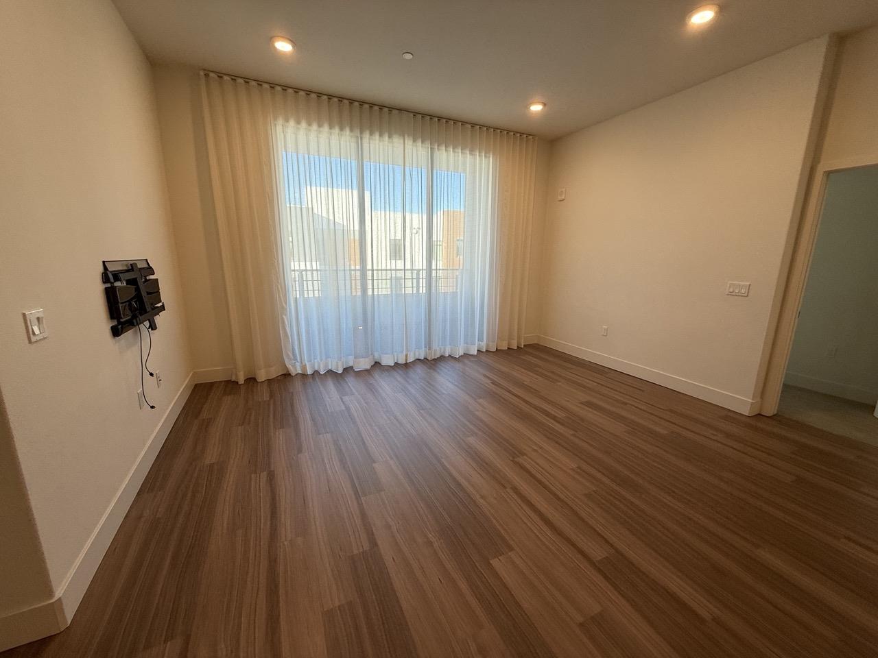 Detail Gallery Image 6 of 27 For 3578 Rambla Pl #704,  Santa Clara,  CA 95051 - 2 Beds | 2/1 Baths