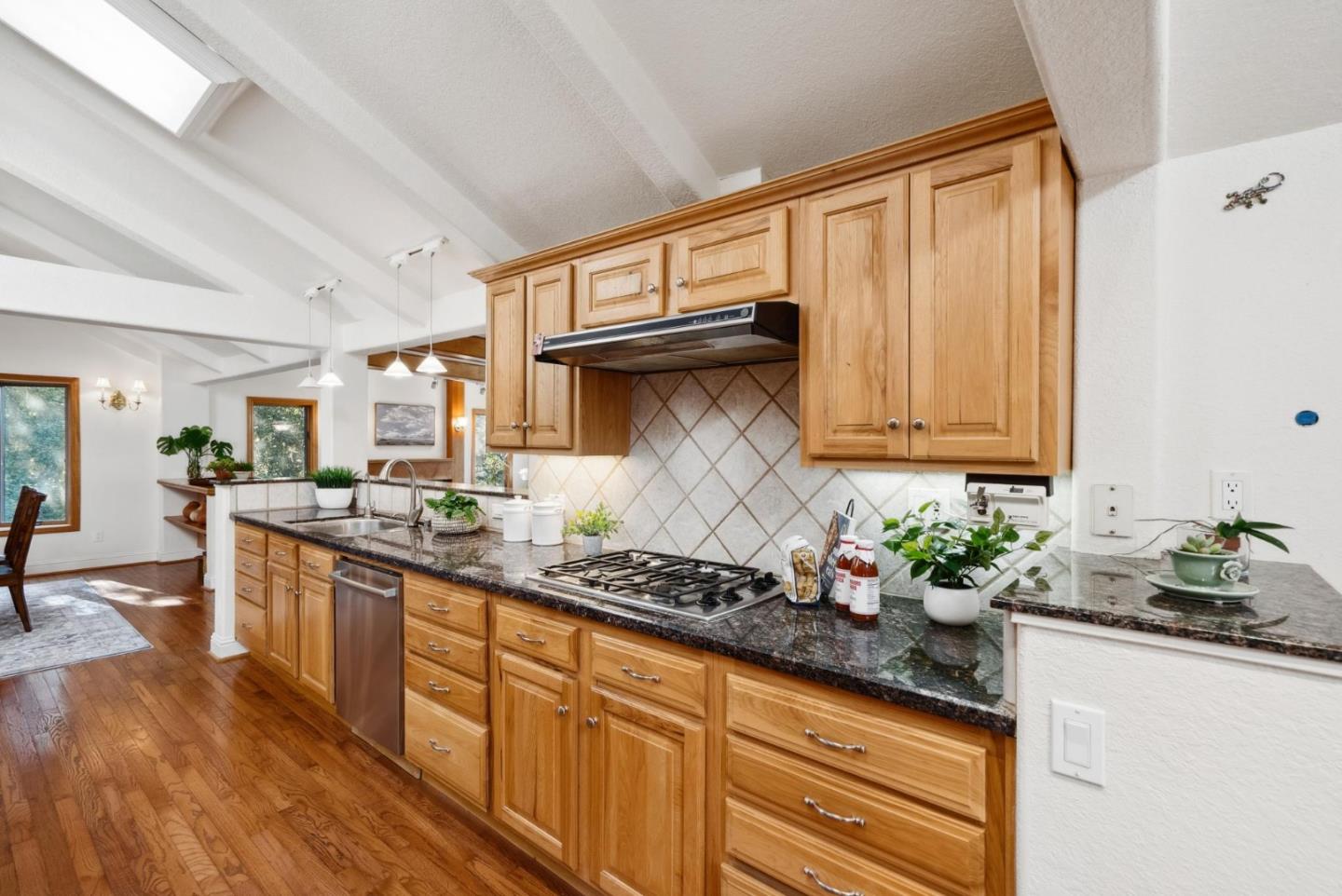 Detail Gallery Image 17 of 48 For 21386 Sunnyside Rd, Los Gatos,  CA 95033 - 3 Beds | 3 Baths