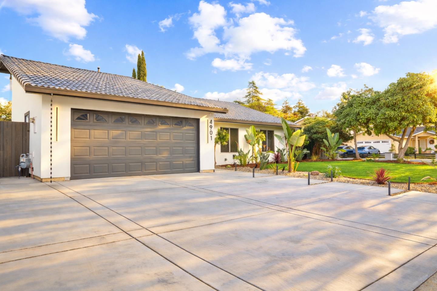 Front Image Thumbnail for ML82032456