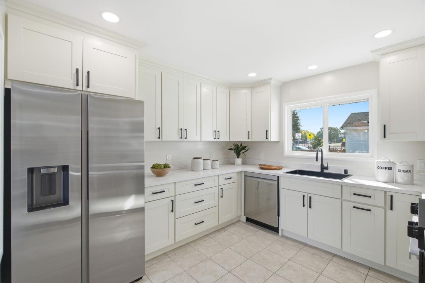 Detail Gallery Image 11 of 72 For 946 Los Padres Blvd, Santa Clara,  CA 95050 - 3 Beds | 1/1 Baths