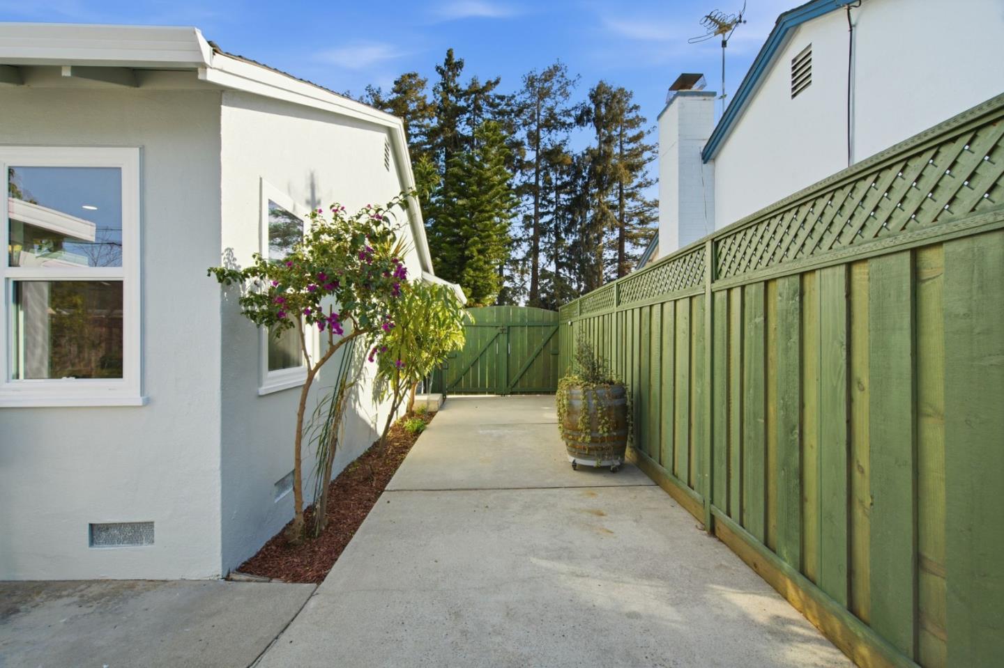 Detail Gallery Image 30 of 72 For 946 Los Padres Blvd, Santa Clara,  CA 95050 - 3 Beds | 1/1 Baths