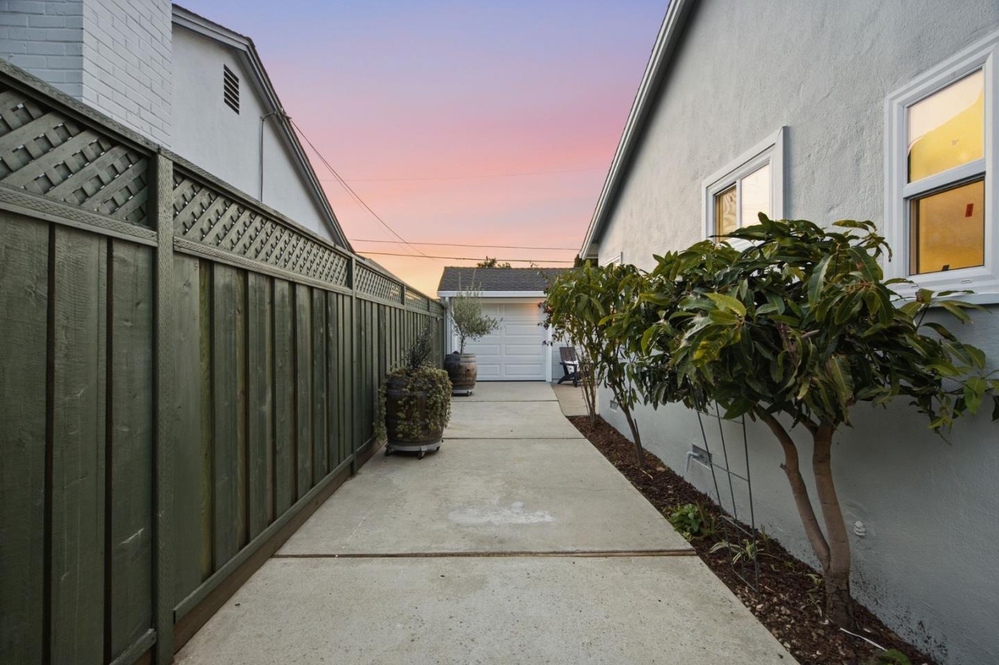 Detail Gallery Image 48 of 72 For 946 Los Padres Blvd, Santa Clara,  CA 95050 - 3 Beds | 1/1 Baths