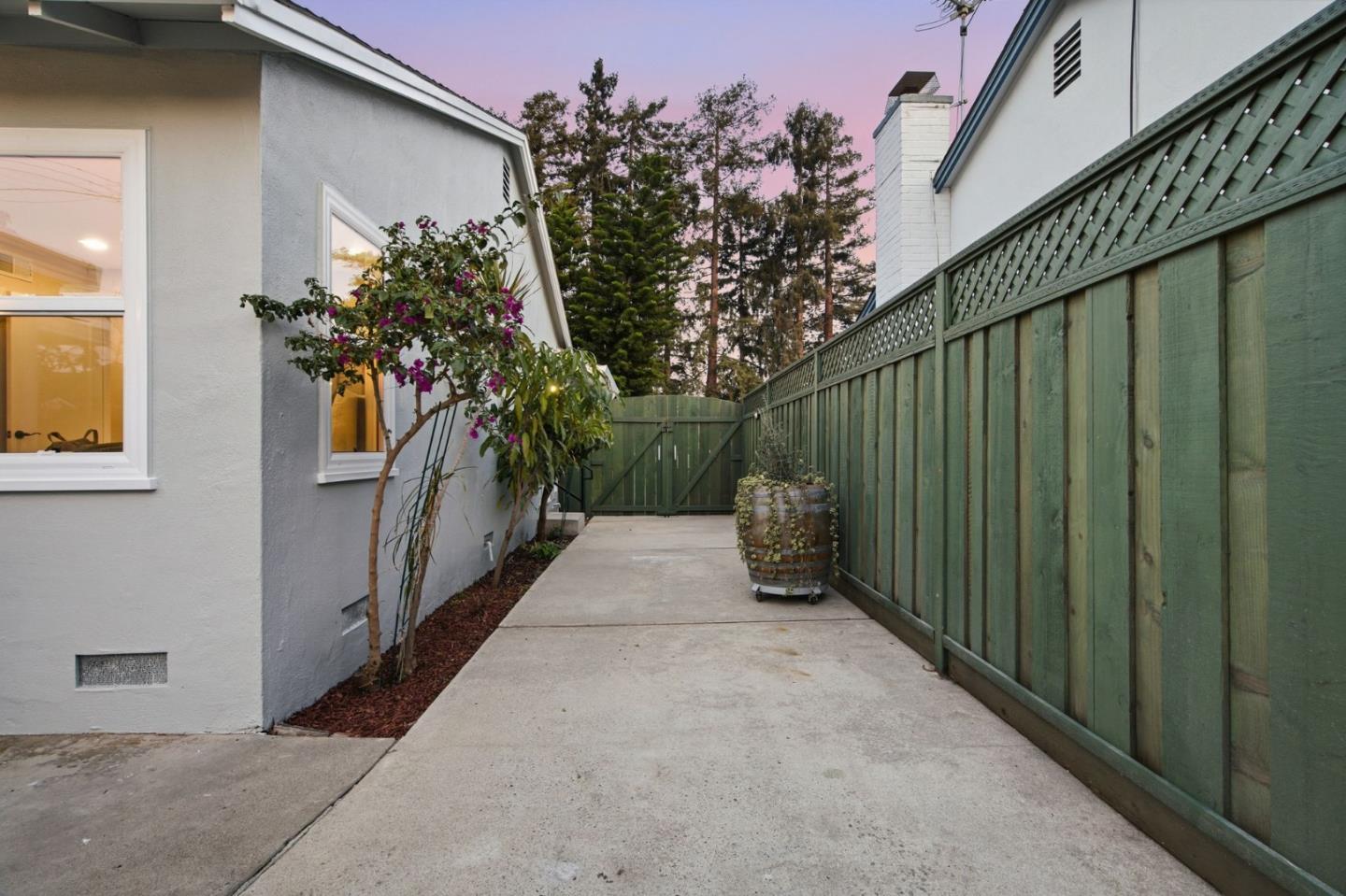 Detail Gallery Image 50 of 72 For 946 Los Padres Blvd, Santa Clara,  CA 95050 - 3 Beds | 1/1 Baths