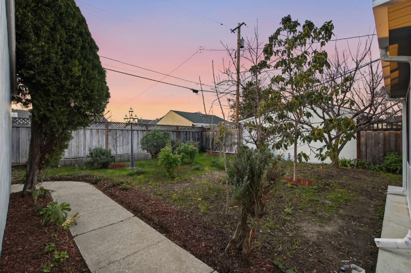 Detail Gallery Image 54 of 72 For 946 Los Padres Blvd, Santa Clara,  CA 95050 - 3 Beds | 1/1 Baths