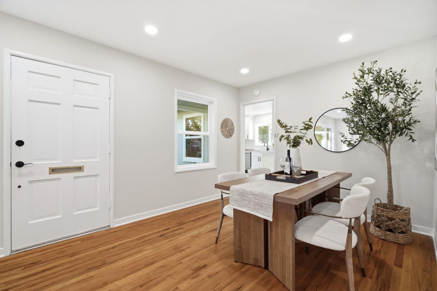 Detail Gallery Image 8 of 72 For 946 Los Padres Blvd, Santa Clara,  CA 95050 - 3 Beds | 1/1 Baths