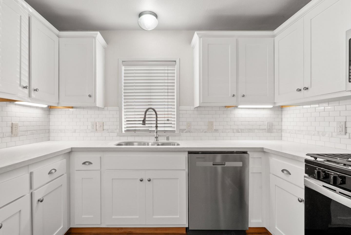 Detail Gallery Image 6 of 44 For 1099 38th Ave #49,  Santa Cruz,  CA 95062 - 2 Beds | 1 Baths