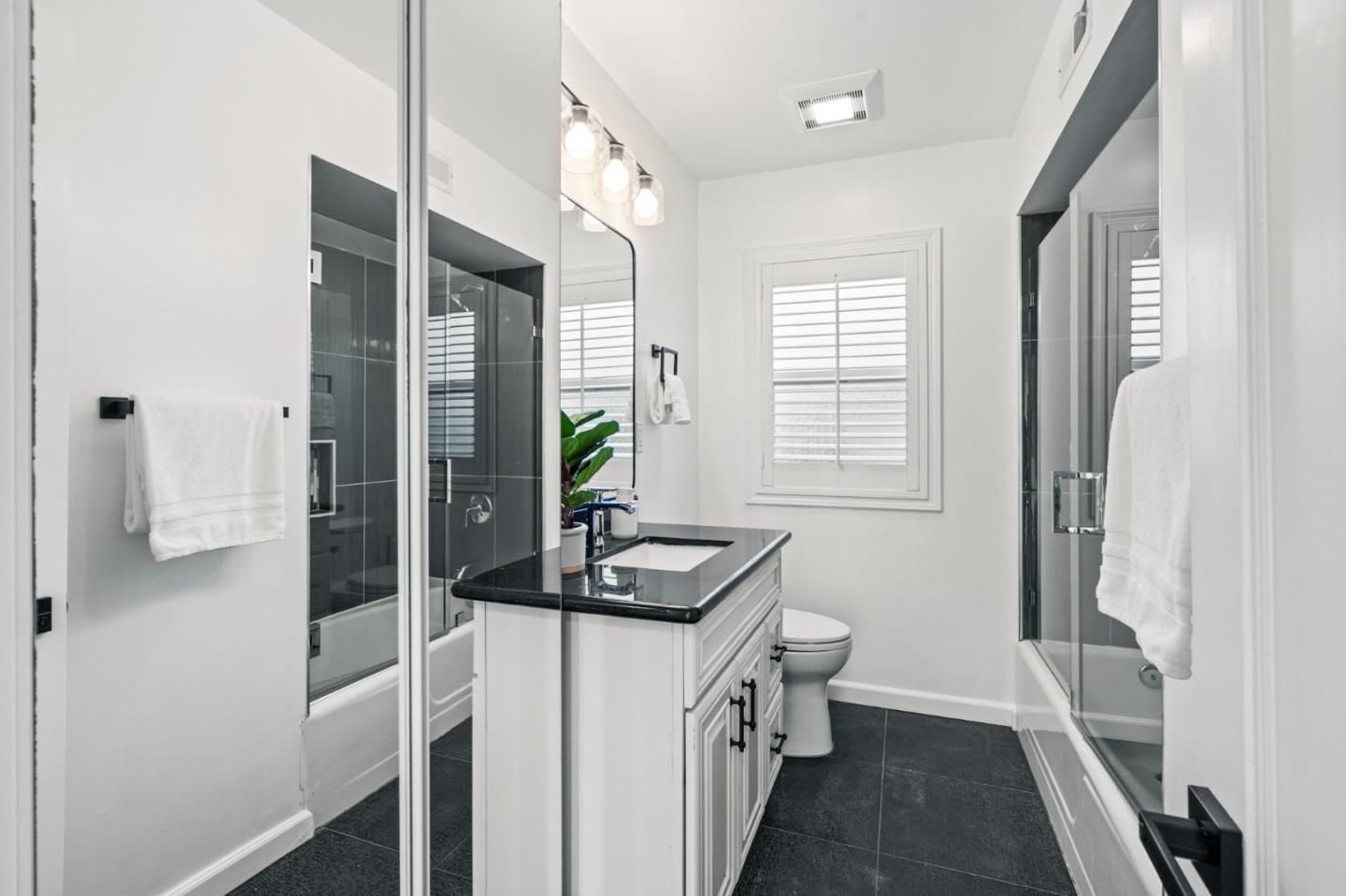 Detail Gallery Image 29 of 61 For 223 San Carlos Ave, Redwood City,  CA 94061 - 3 Beds | 2 Baths