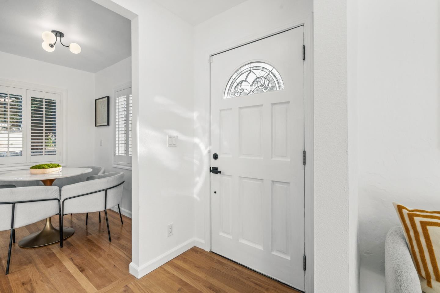 Detail Gallery Image 3 of 61 For 223 San Carlos Ave, Redwood City,  CA 94061 - 3 Beds | 2 Baths