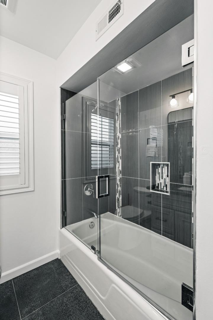 Detail Gallery Image 30 of 61 For 223 San Carlos Ave, Redwood City,  CA 94061 - 3 Beds | 2 Baths