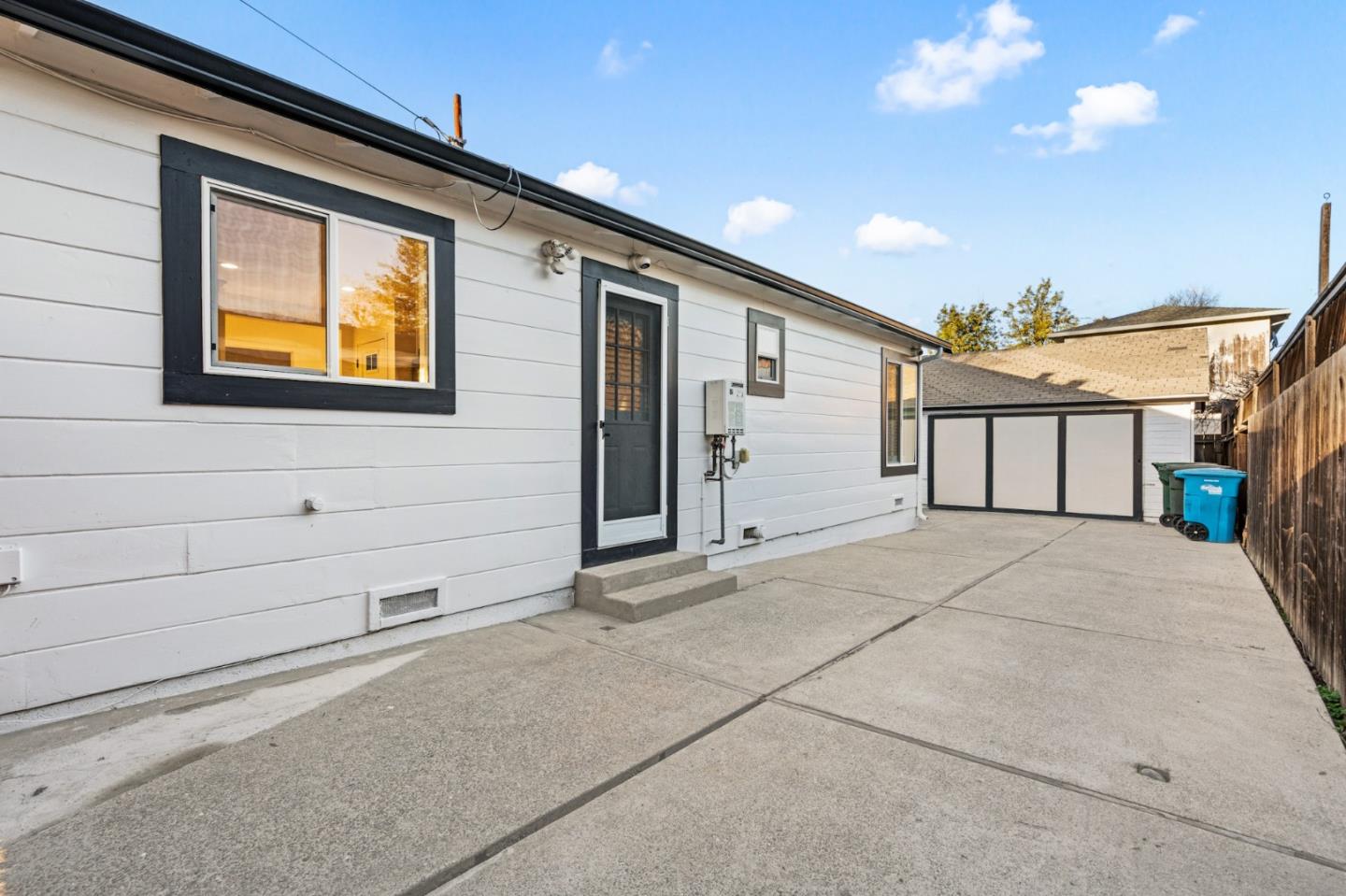 Detail Gallery Image 36 of 61 For 223 San Carlos Ave, Redwood City,  CA 94061 - 3 Beds | 2 Baths