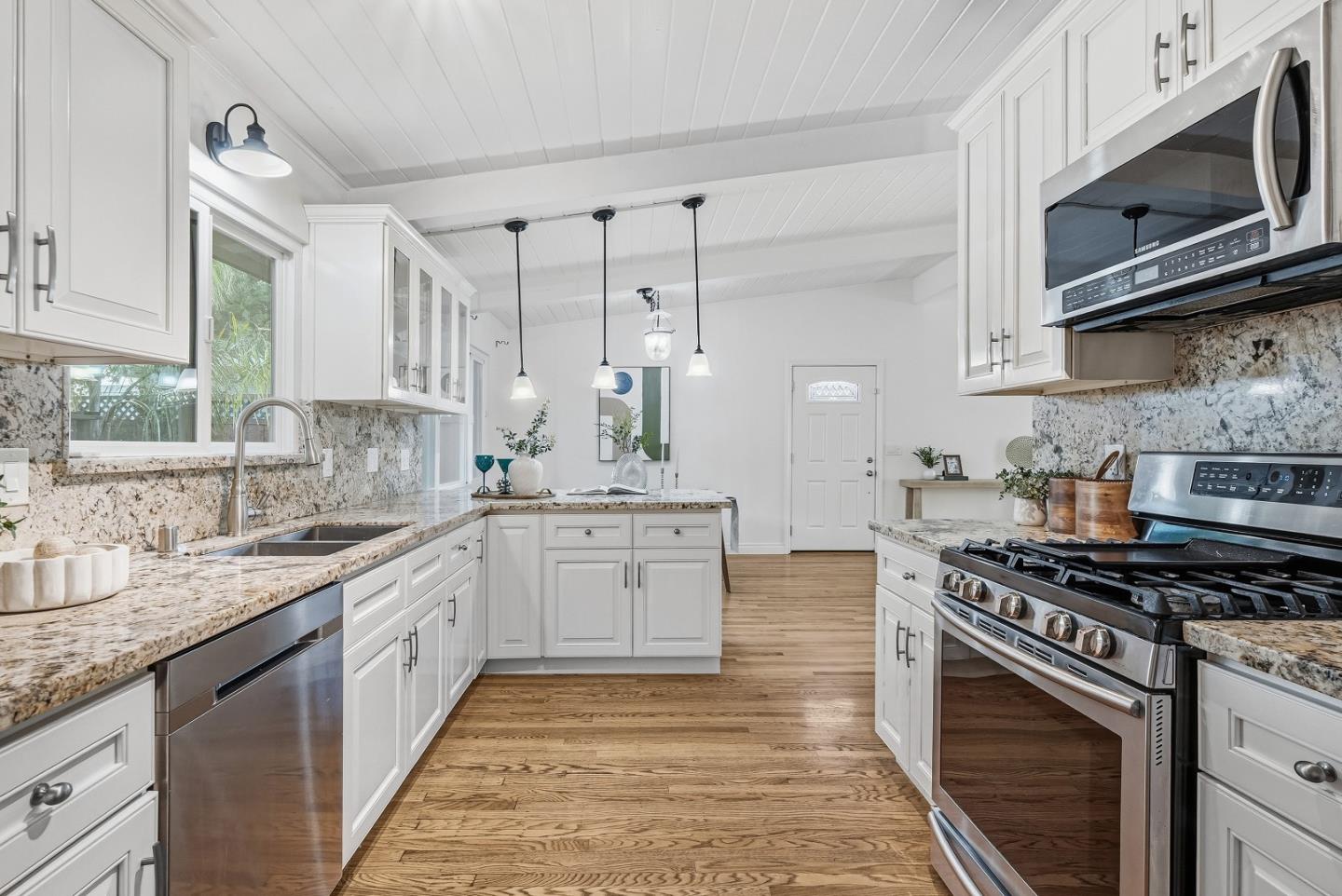 Detail Gallery Image 10 of 39 For 348 Nita Ave, Mountain View,  CA 94043 - 3 Beds | 2 Baths