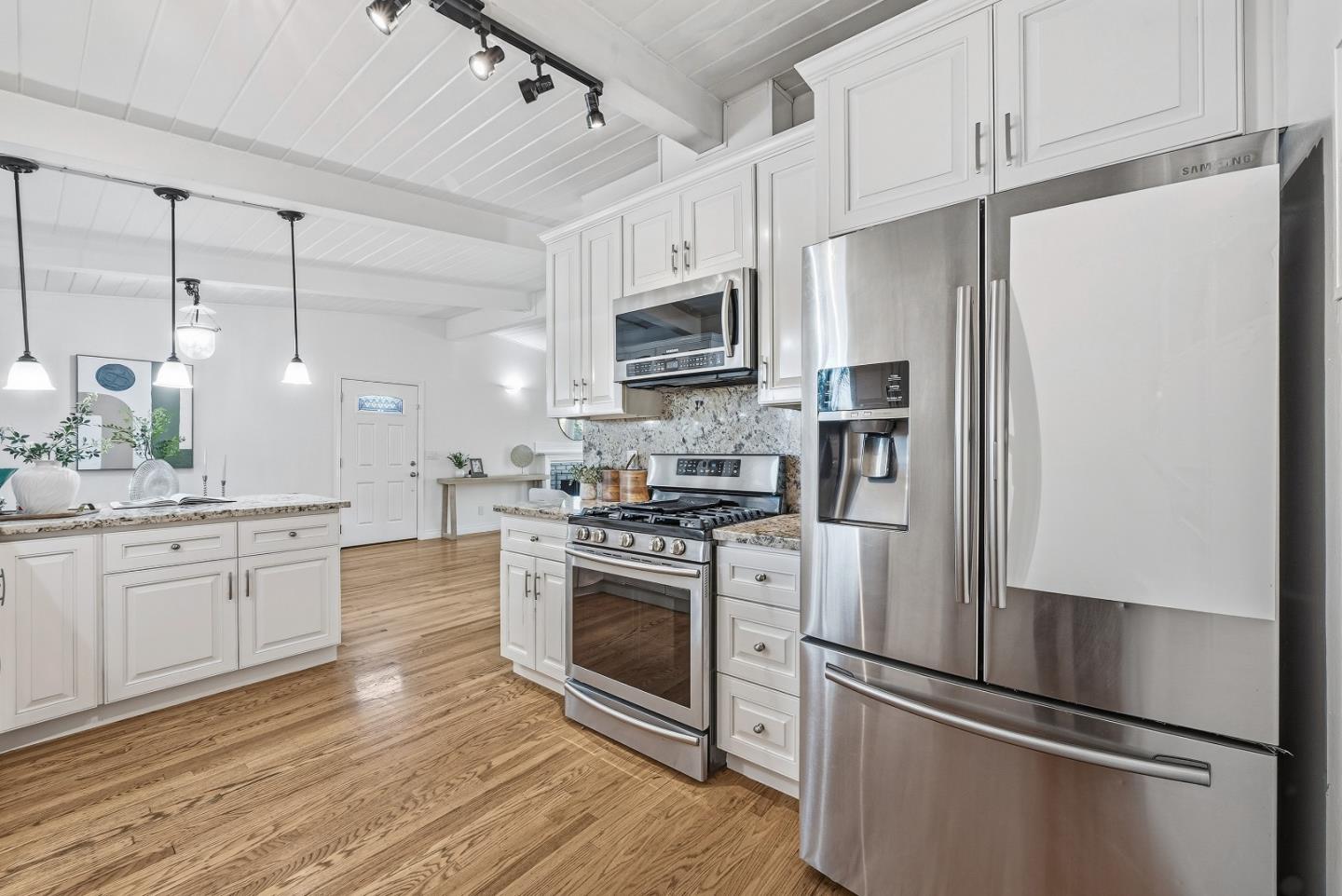 Detail Gallery Image 11 of 39 For 348 Nita Ave, Mountain View,  CA 94043 - 3 Beds | 2 Baths