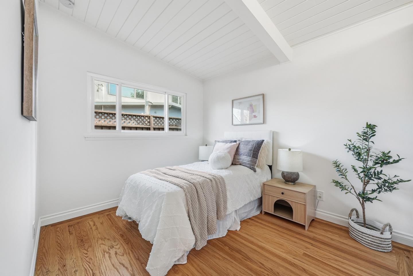 Detail Gallery Image 13 of 39 For 348 Nita Ave, Mountain View,  CA 94043 - 3 Beds | 2 Baths