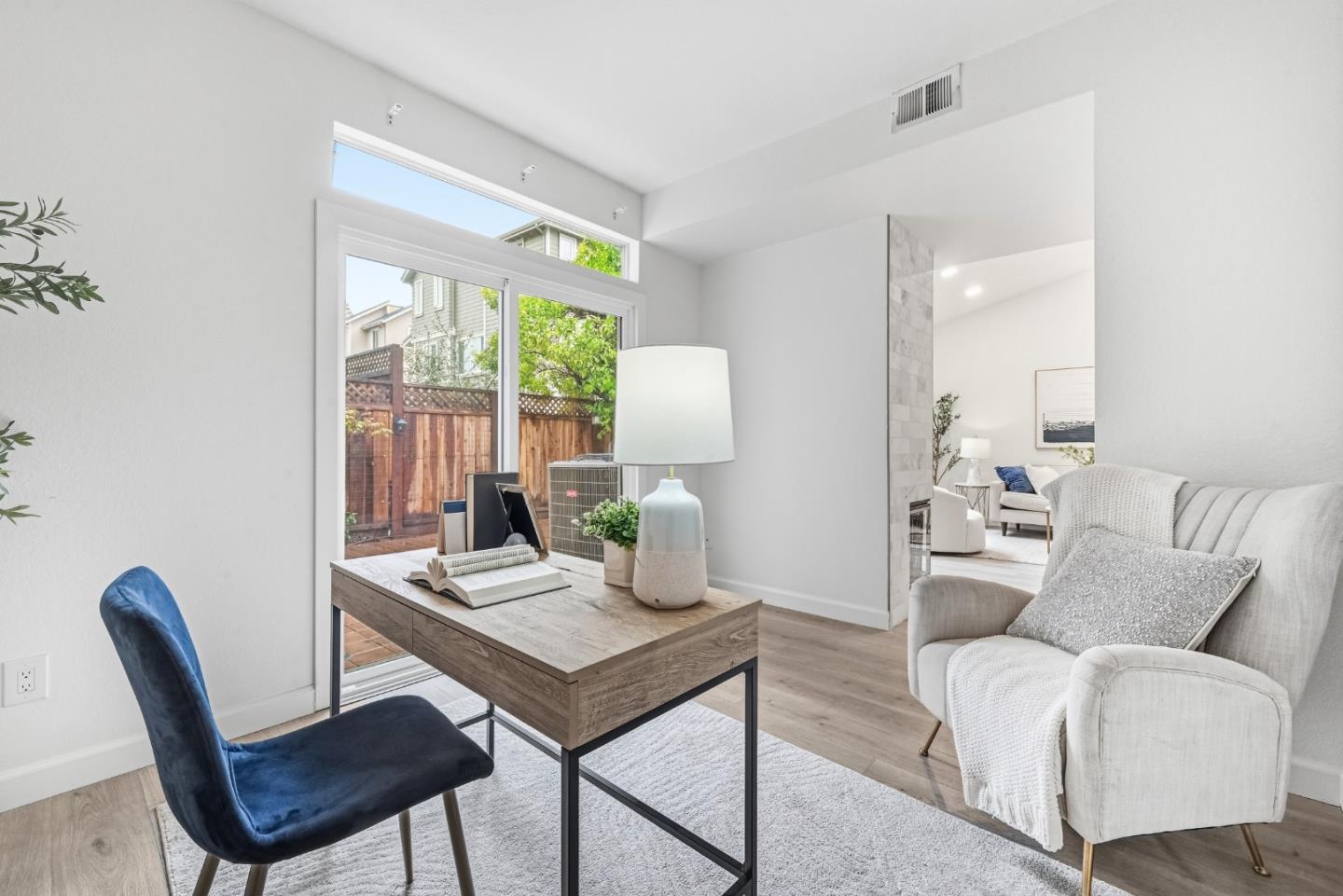 Detail Gallery Image 13 of 41 For 417 Saint Emilion Ct, Mountain View,  CA 94043 - 3 Beds | 2/1 Baths