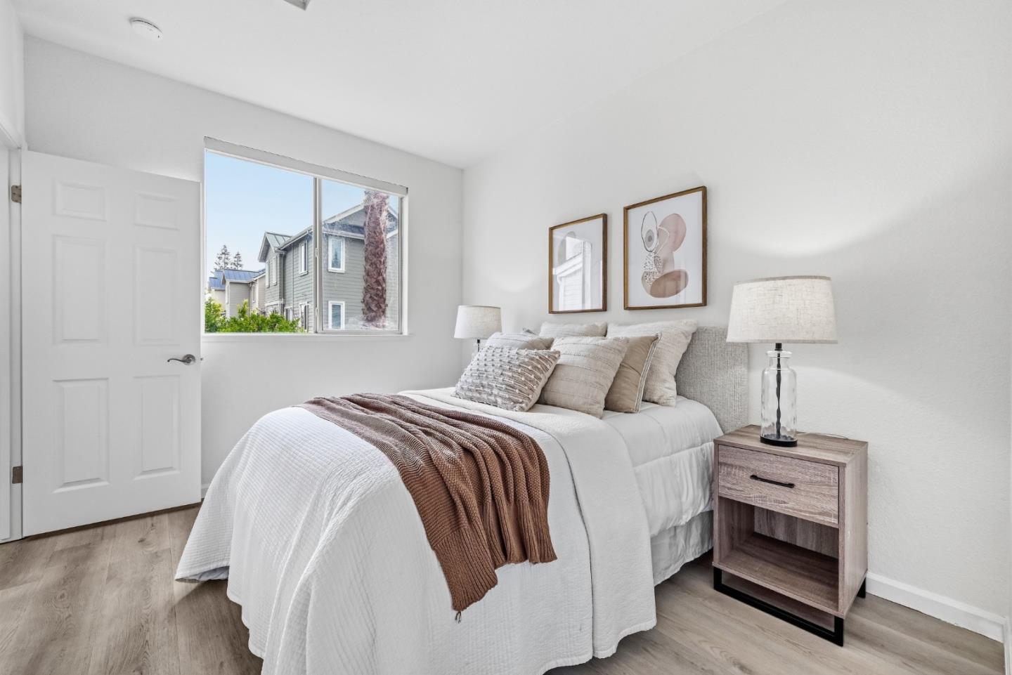 Detail Gallery Image 23 of 41 For 417 Saint Emilion Ct, Mountain View,  CA 94043 - 3 Beds | 2/1 Baths