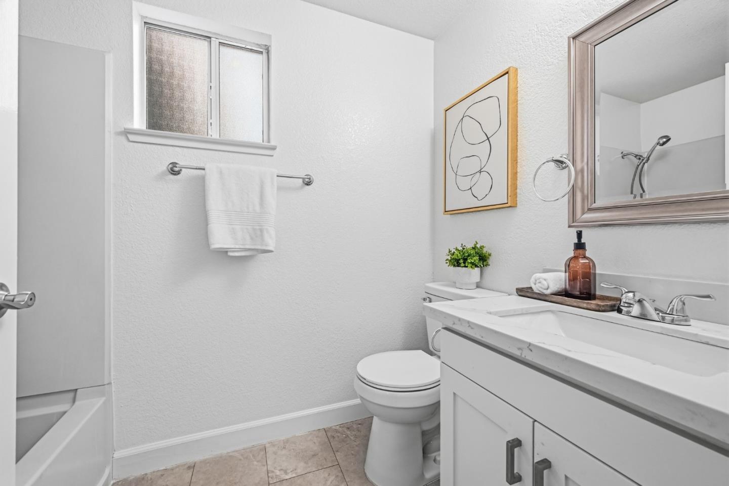 Detail Gallery Image 29 of 41 For 417 Saint Emilion Ct, Mountain View,  CA 94043 - 3 Beds | 2/1 Baths