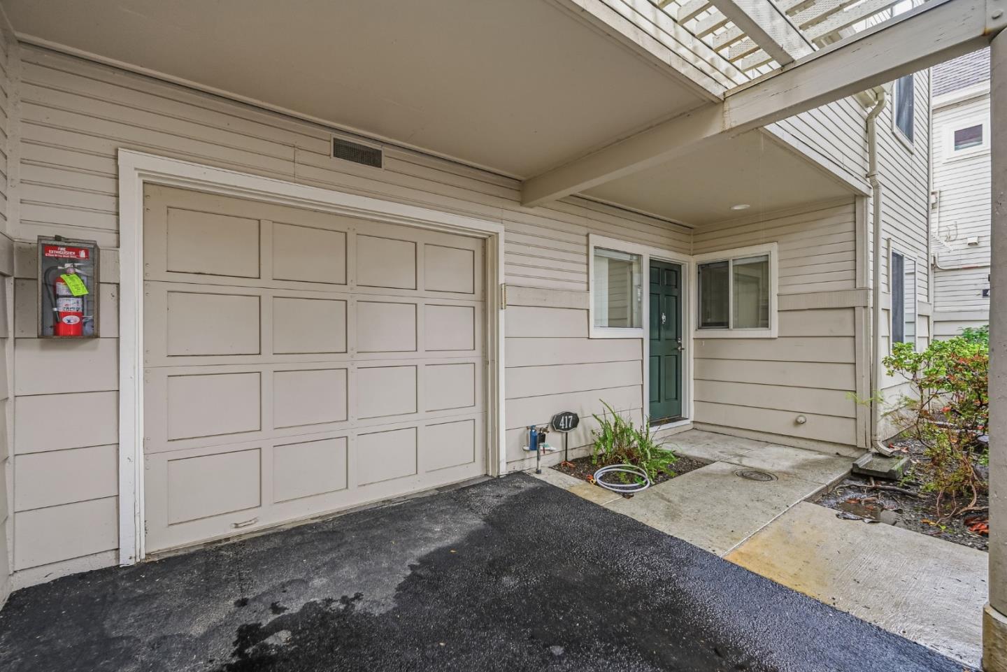 Detail Gallery Image 32 of 41 For 417 Saint Emilion Ct, Mountain View,  CA 94043 - 3 Beds | 2/1 Baths