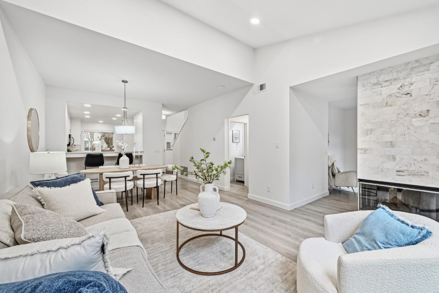 Detail Gallery Image 5 of 41 For 417 Saint Emilion Ct, Mountain View,  CA 94043 - 3 Beds | 2/1 Baths