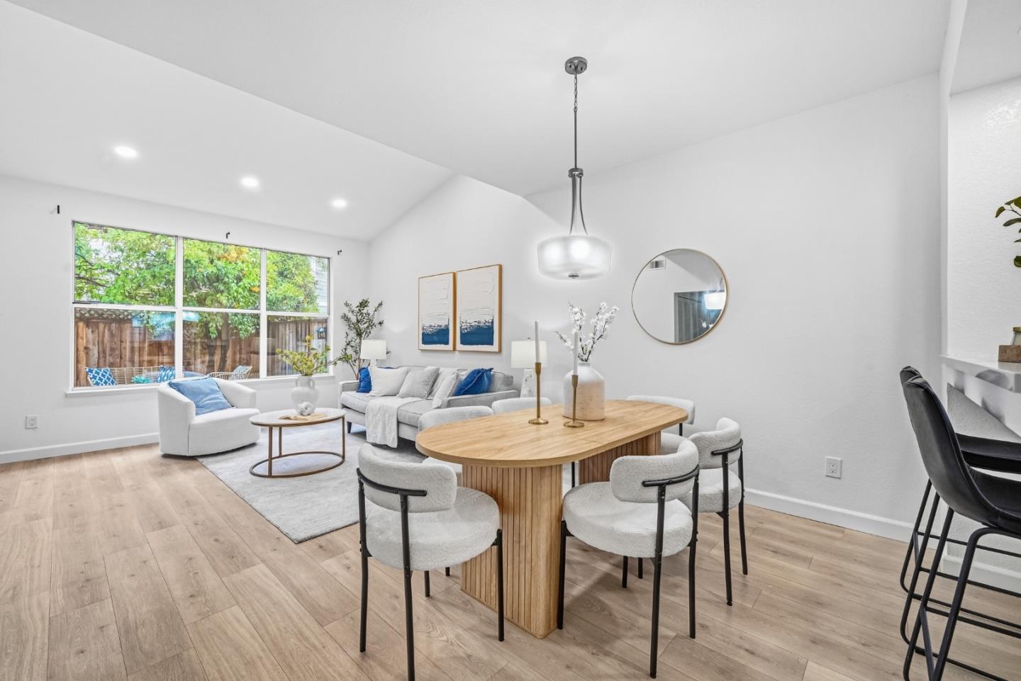 Detail Gallery Image 6 of 41 For 417 Saint Emilion Ct, Mountain View,  CA 94043 - 3 Beds | 2/1 Baths